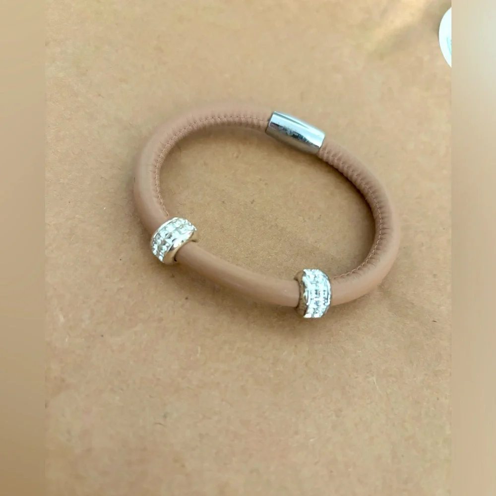Brighton leather magnetic bracelet 2 Crystal Accents we just added Love bead - Picture 2 of 5